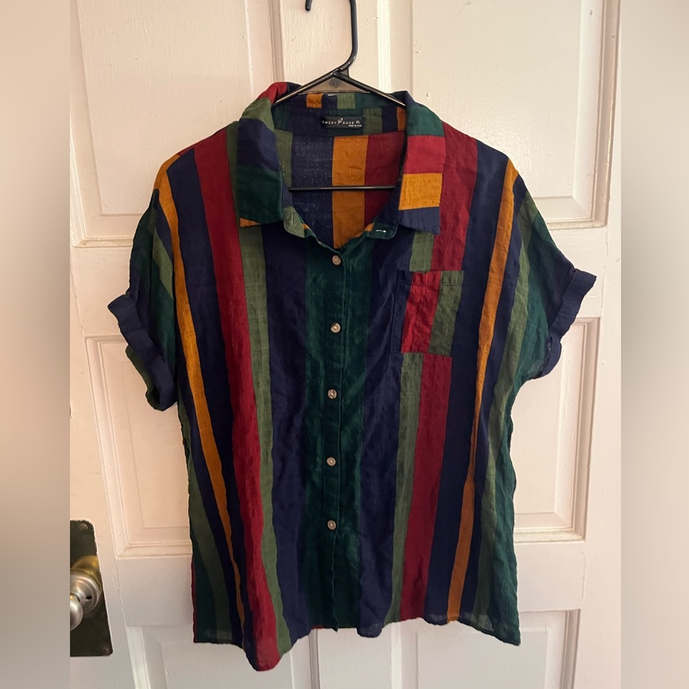 Emery Rose Buttoned top
